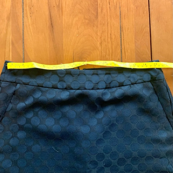 Banana Republic Navy Straight Work Skirt Tone on Tone Polka Dots 20” L Size 6 - Picture 8 of 10